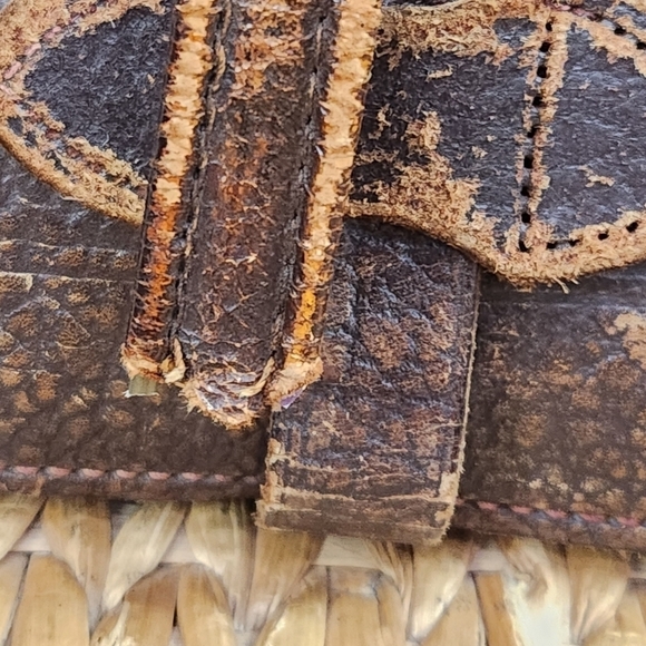 VINTAGE 1930s Distressed Briefcase - Picture 8 of 17